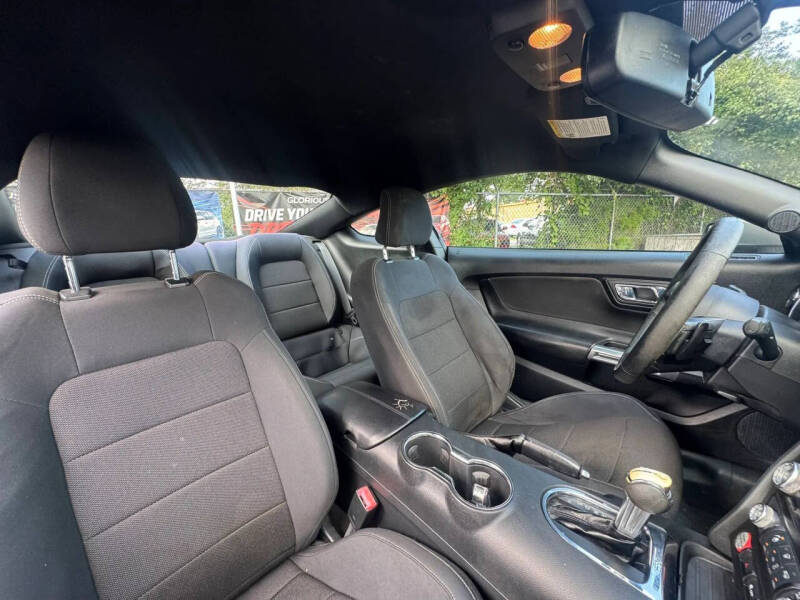 2015 Ford Mustang V6