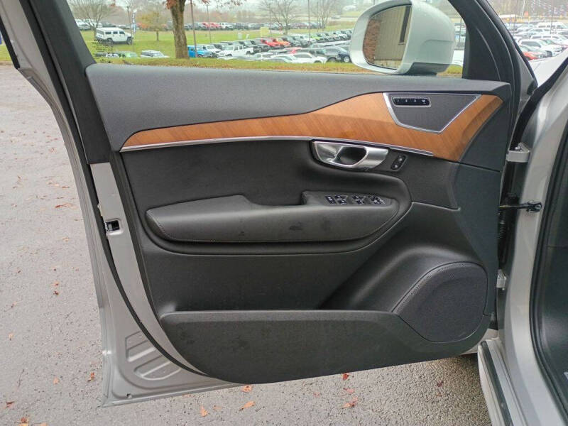 2025 Volvo XC90 B6 Plus Bright Theme 7P