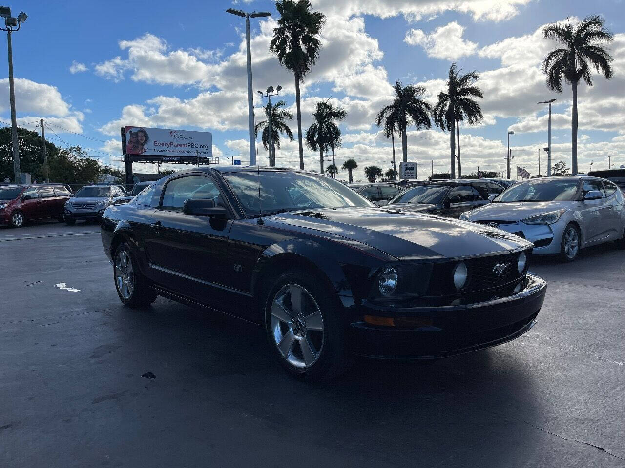 2006 Ford Mustang  - $12,900