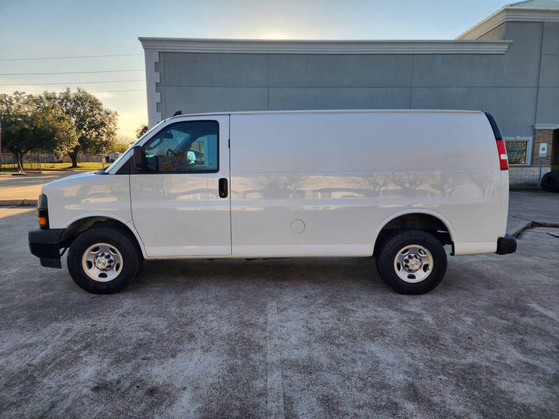 2022 Chevrolet Express 2500