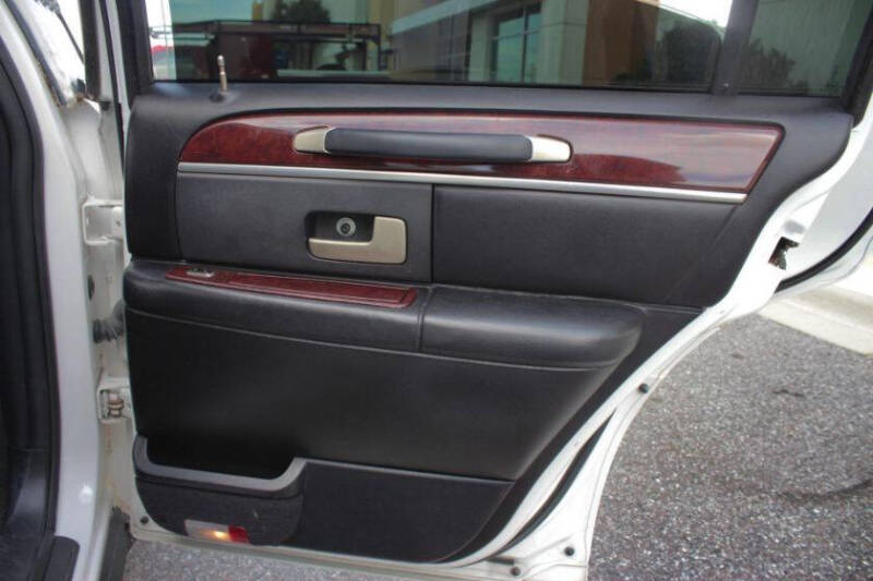 2004 Lincoln Town Car