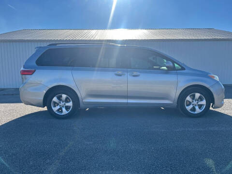 2017 Toyota Sienna LE 8-Passenger