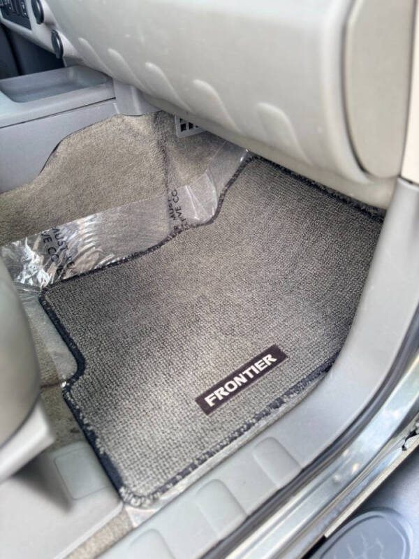 2006 Nissan Frontier LE
