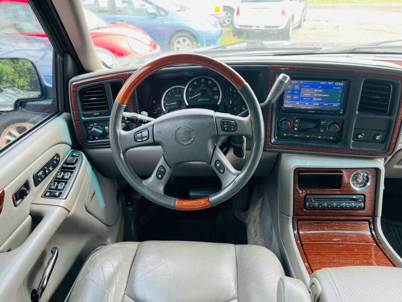 2003 Cadillac Escalade
