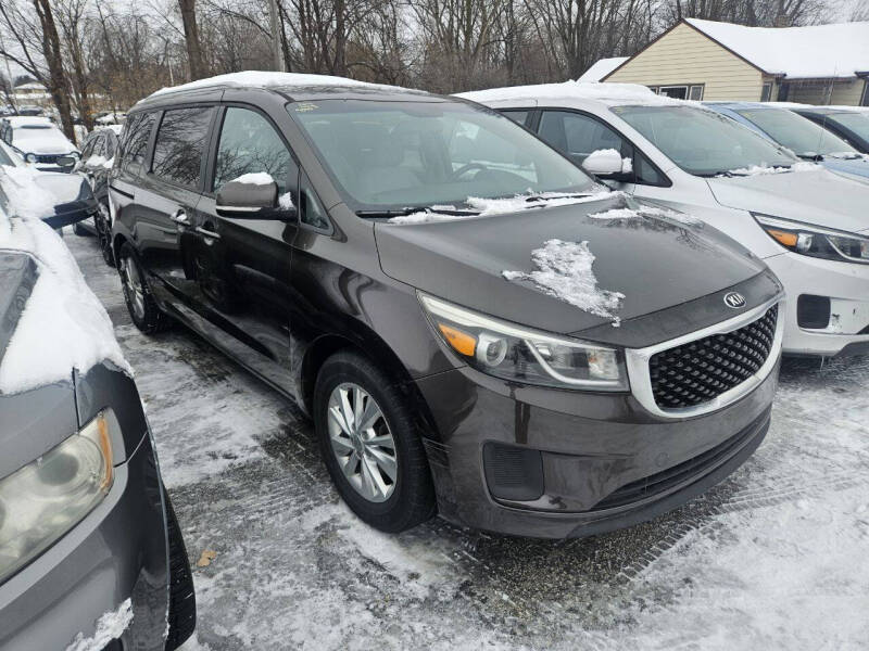 2016 Kia Sedona LX's photo