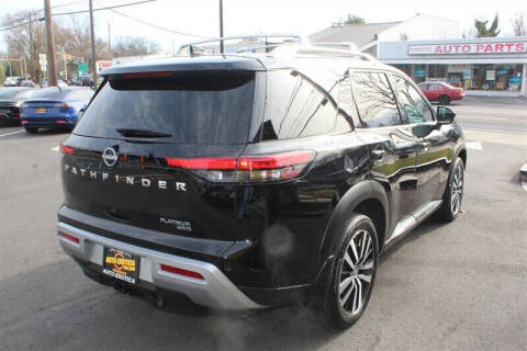 2023 Nissan Pathfinder Platinum