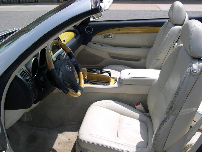 2005 Lexus SC 430