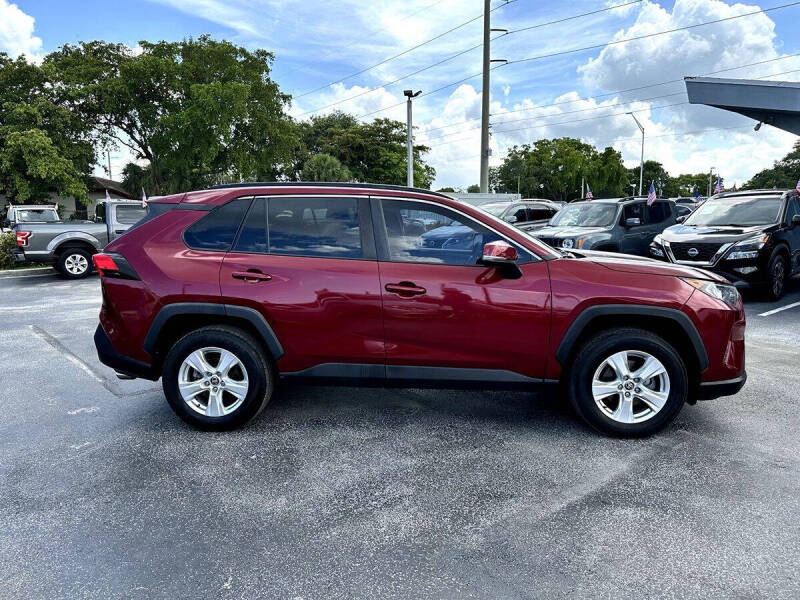 2021 Toyota RAV4 XLE