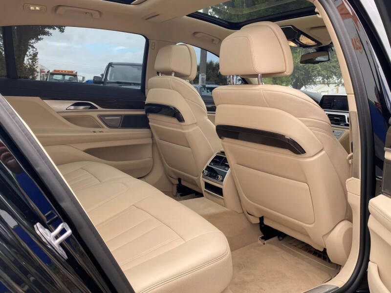 2020 BMW 7 Series 740i