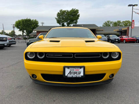 2017 Dodge Challenger for sale at Carros Usados Fresno in Clovis CA