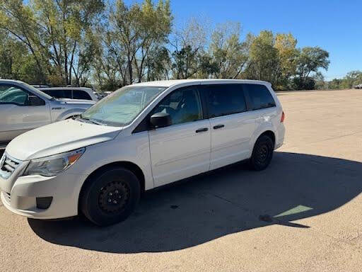 2012 Volkswagen Routan S photo 2