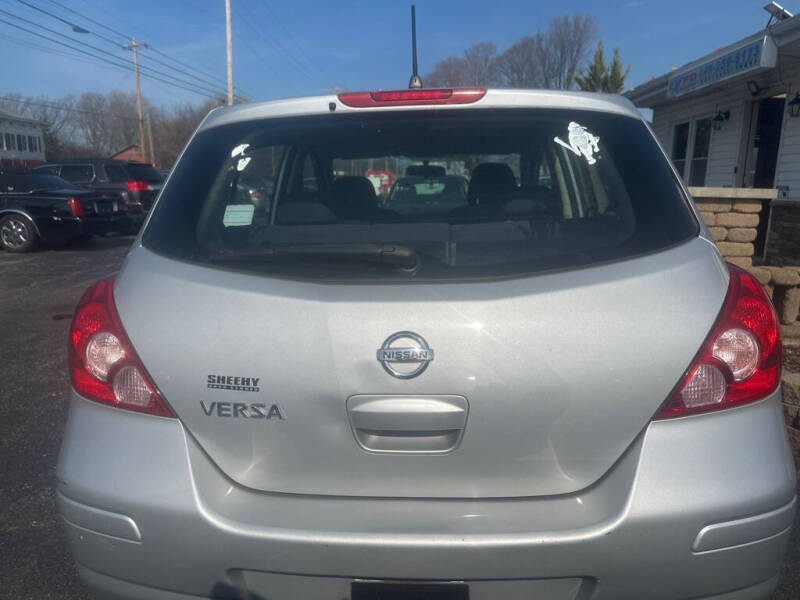 2009 Nissan Versa 1.8 S