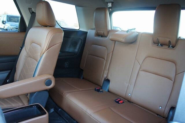 2023 Nissan Pathfinder Platinum