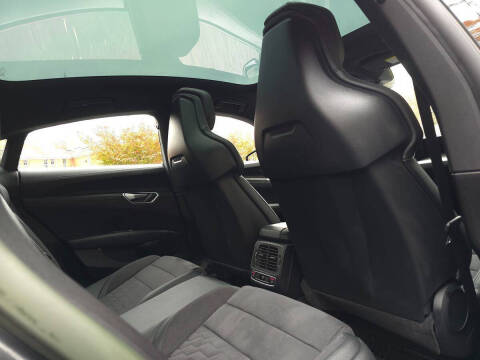 2023 Audi e-tron GT quattro Prestige