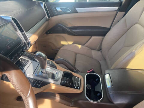 2018 Porsche Cayenne Platinum Edition