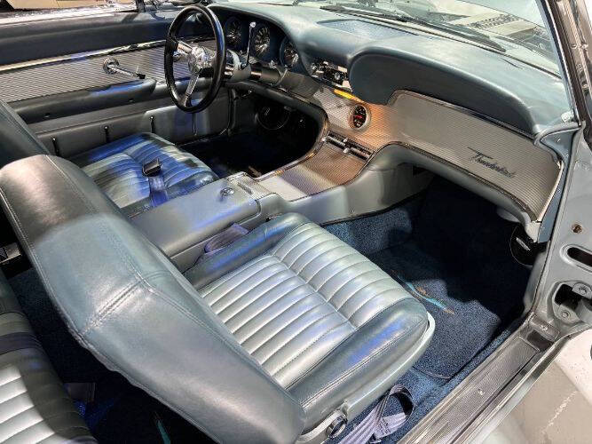 1962 Ford Thunderbird