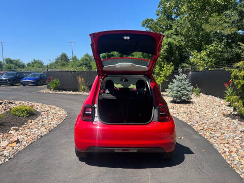 2024 FIAT 500e Inspi(RED)