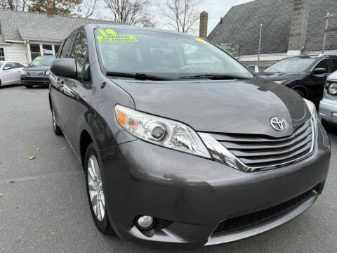 2014 Toyota Sienna XLE 7-Passenger