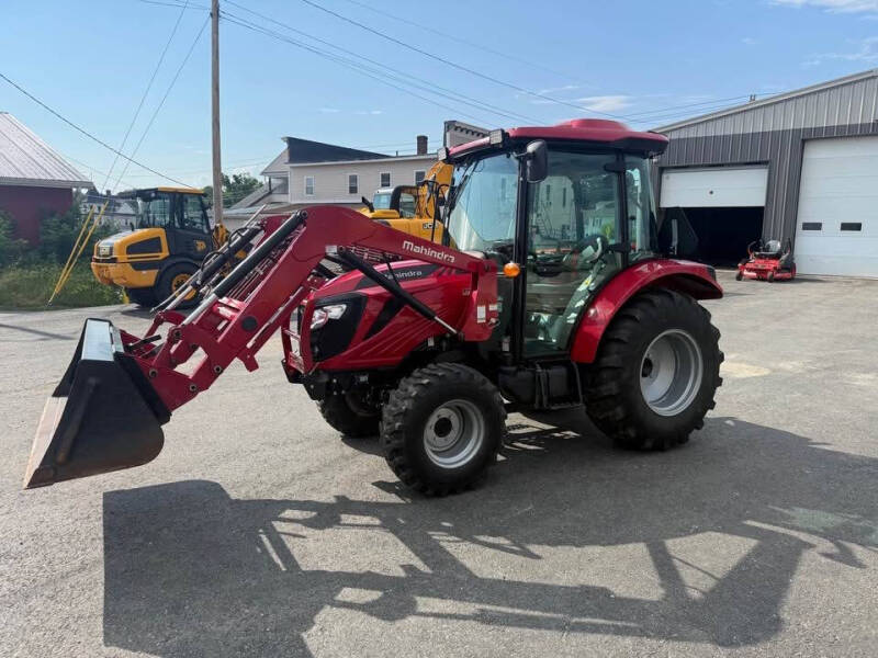 2021 Mahindra 2660 tractor w/ loader