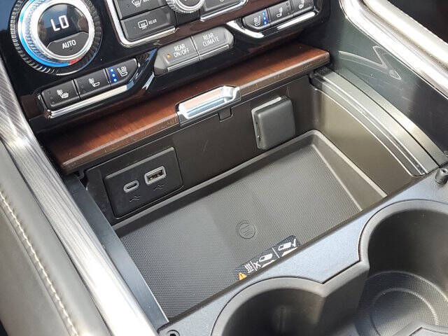 2023 GMC Yukon Denali Ultimate