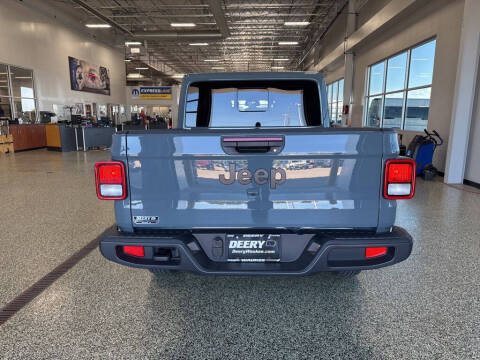 2025 Jeep Gladiator Sport