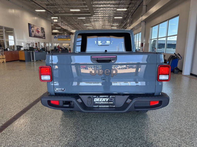 2025 Jeep Gladiator Sport