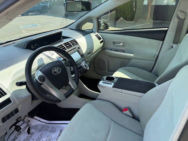 2014 Toyota Prius v Three