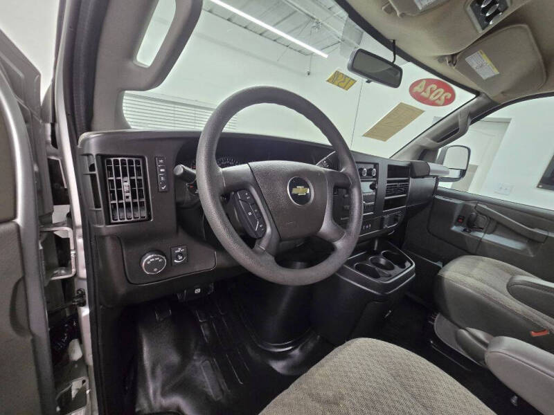 2024 Chevrolet Express 2500