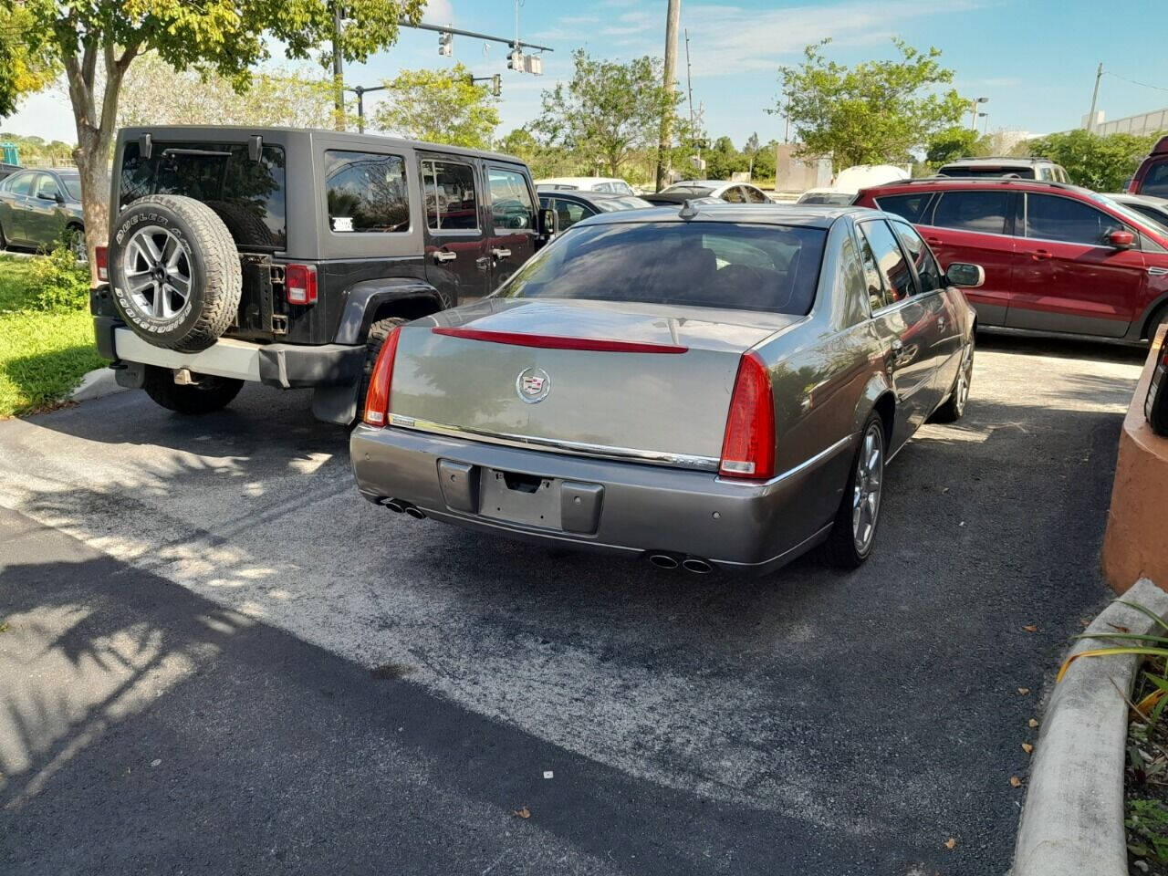 2010 Cadillac DTS Sedan - $8,950