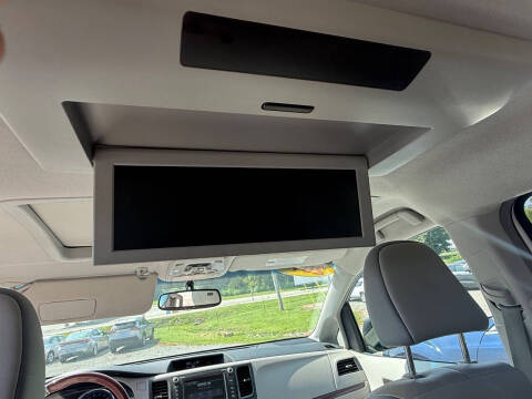 2014 Toyota Sienna Limited 7-Passenger