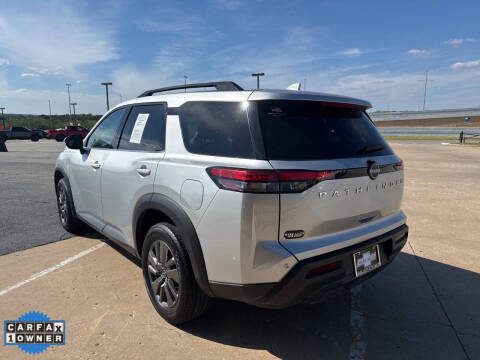 2025 Nissan Pathfinder SV