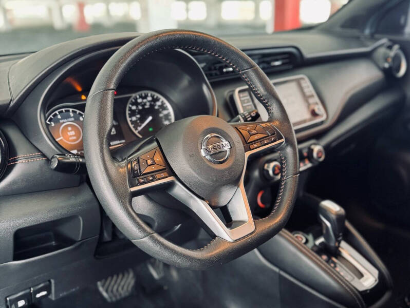 2020 Nissan Kicks SR