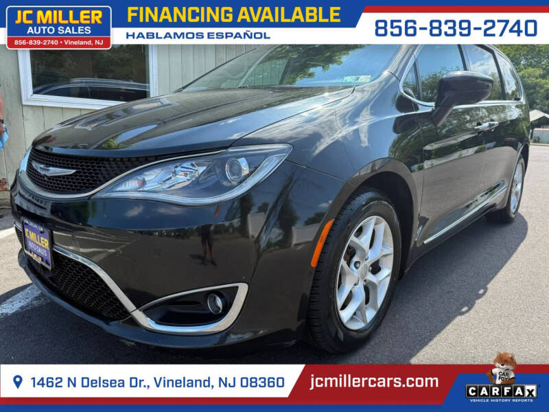 2017 Chrysler Pacifica Touring-L Plus