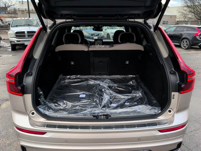 2026 Volvo XC60 B5 Plus