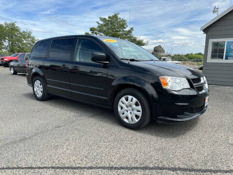 2017 Dodge Grand Caravan for sale at GILBERT MOTORS USA LLC in Union Gap WA