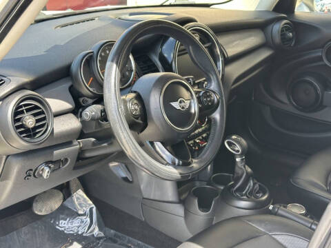 2017 MINI Hardtop 4 Door Cooper
