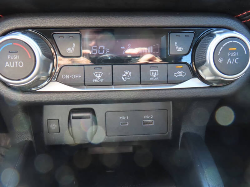 2024 Nissan Versa SR