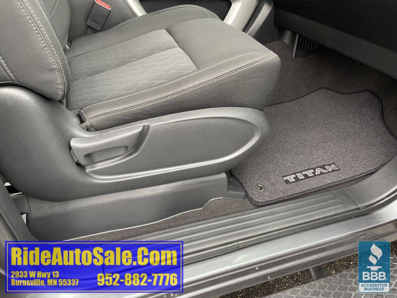 2017 Nissan Titan SV