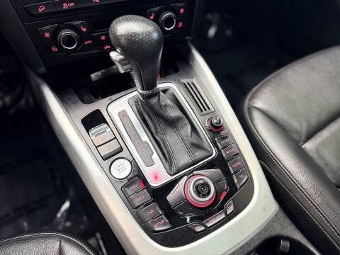 2012 Audi Q5 3.2 quattro Premium Plus