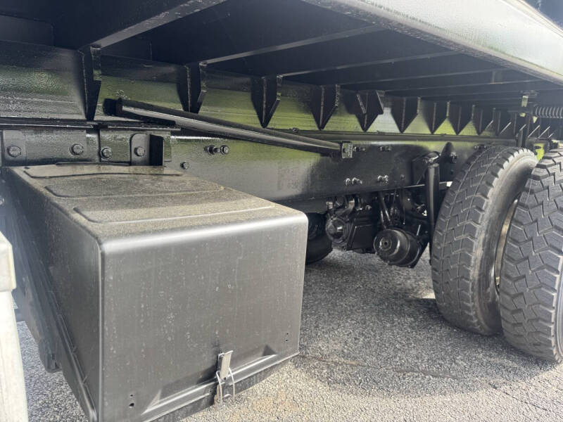 2005 Freightliner M2 112