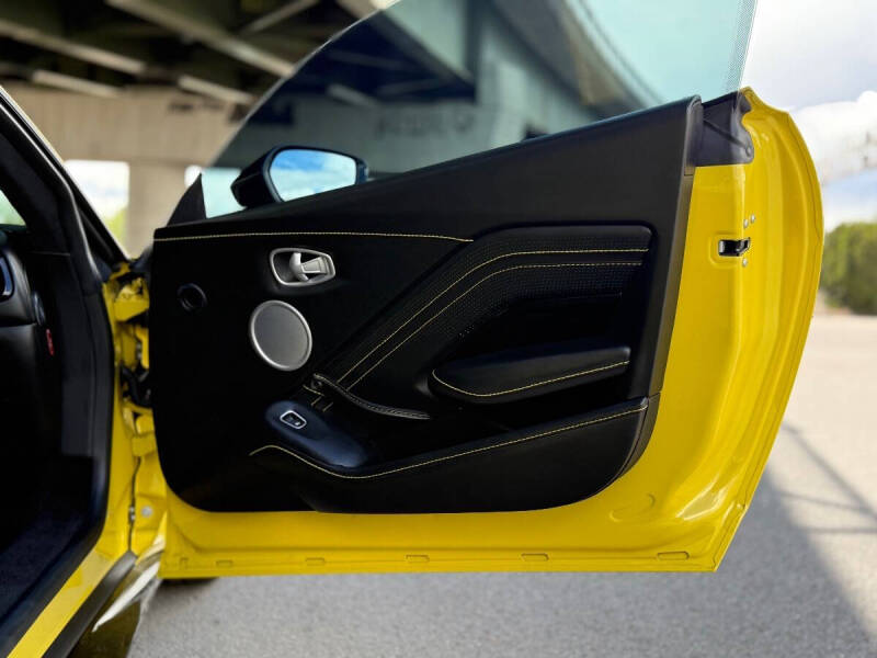 2020 Aston Martin Vantage