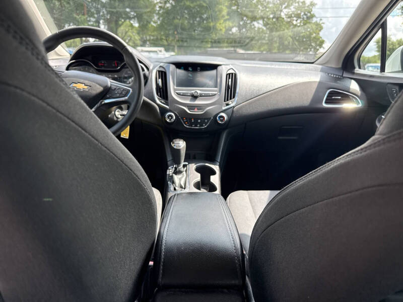 2017 Chevrolet Cruze LT Auto