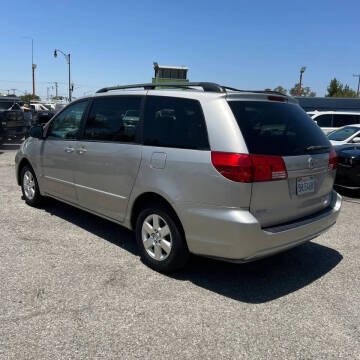 2004 Toyota Sienna