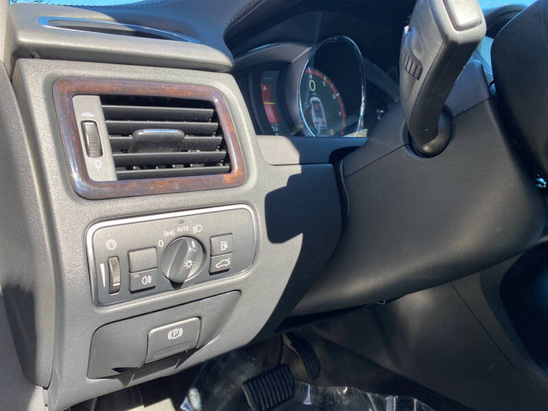 2016 Volvo XC70 T5 Classic Premier