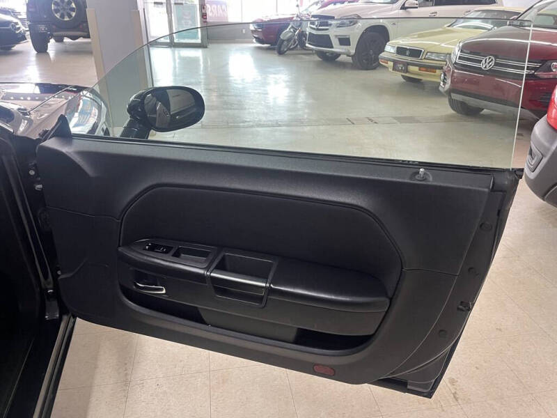 2012 Dodge Challenger SXT