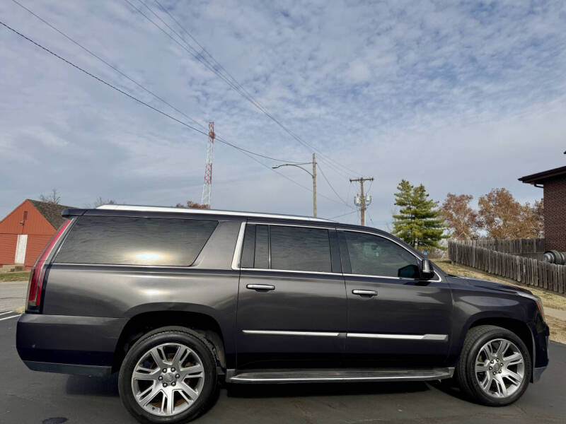 2017 Cadillac Escalade ESV Luxury