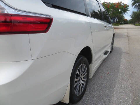 2018 Toyota Sienna XLE Premium 8-Passenger