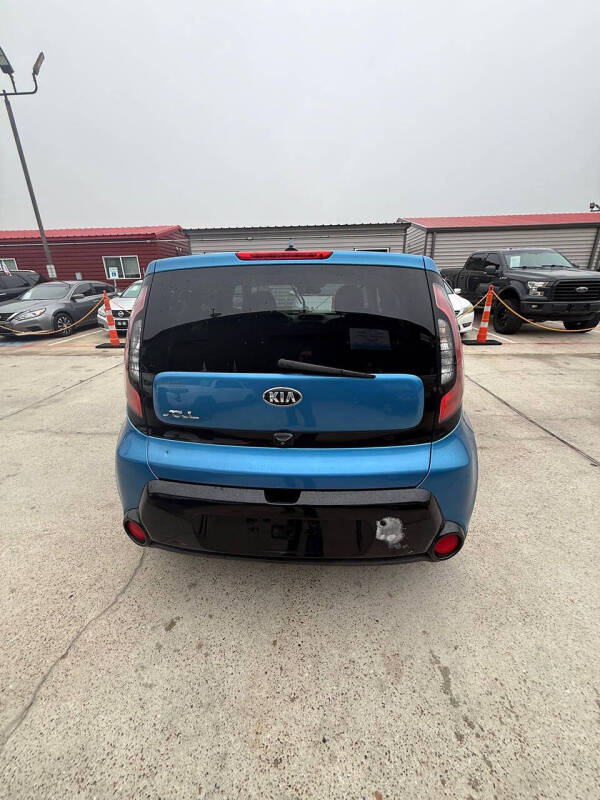 2016 Kia Soul +