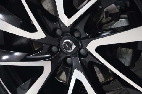 2022 Volvo XC90 T6 Momentum 7-Passenger