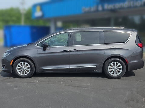 2017 Chrysler Pacifica Touring-L